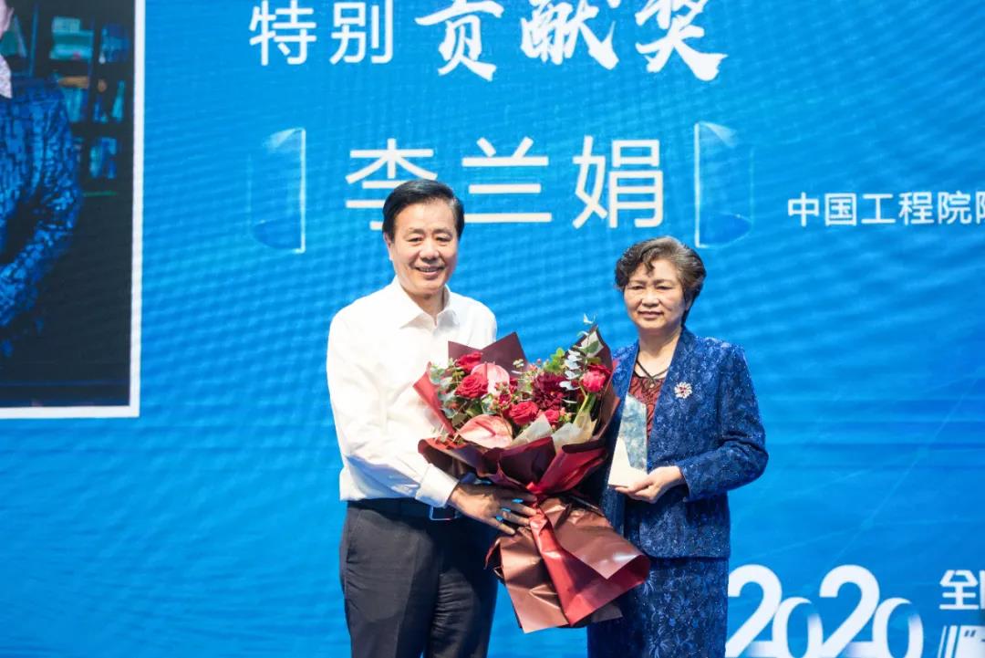 全国科技工作者日，恒达_恒达平台|恒达娱乐共创美好未来信息董事长范渊获“十佳科技追梦人”奖项